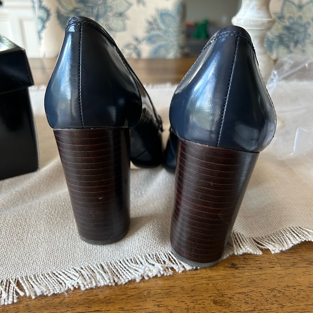 Navy Blue Nine West Heels - Picture 5 of 10